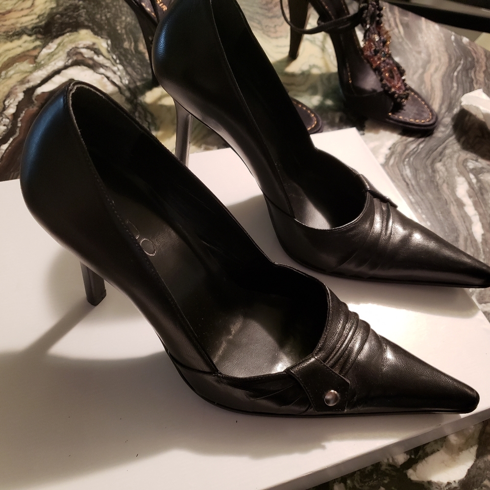 Leather high heels  pumps